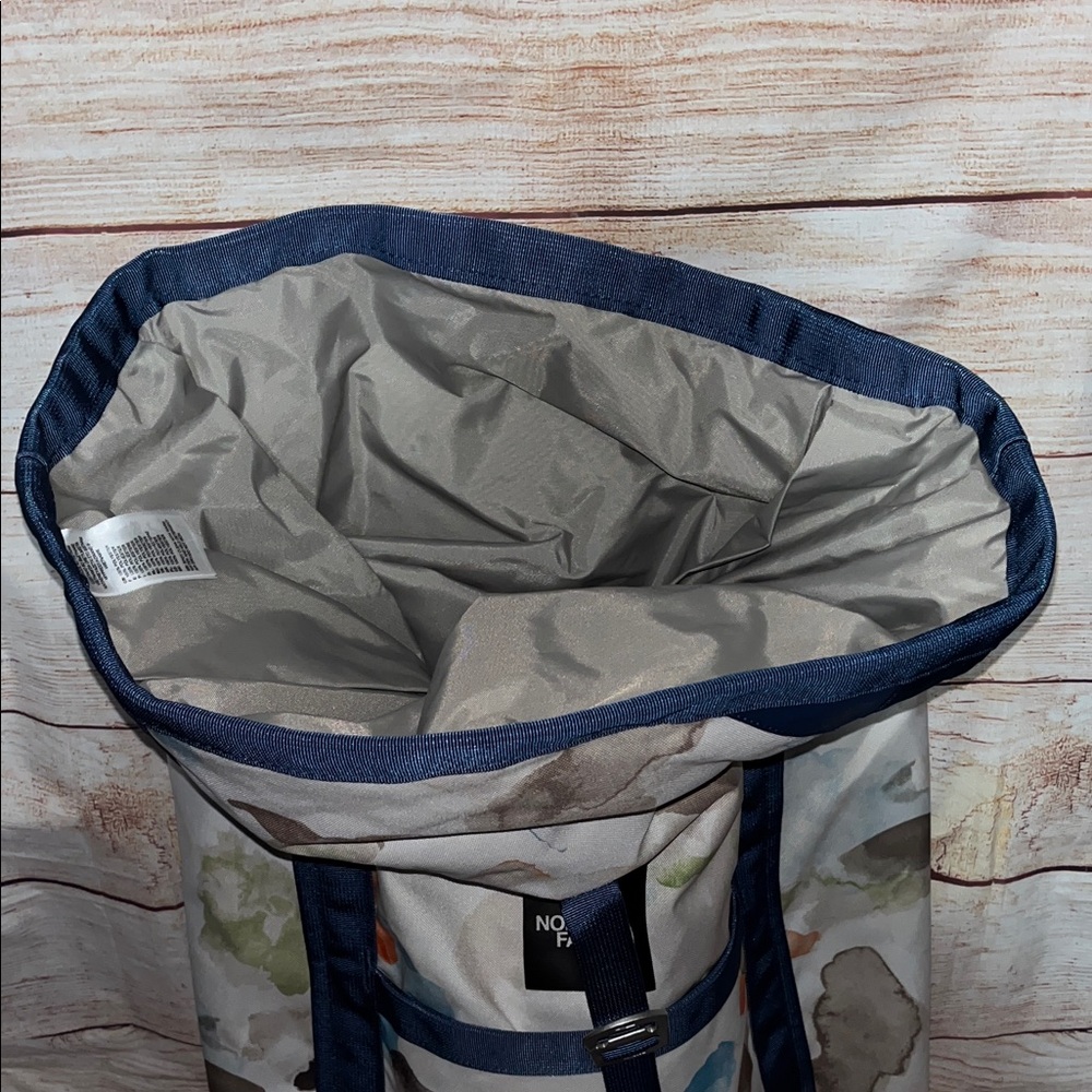 The North Face Roadsoda Waterproof Backpack - Picture 10 of 12